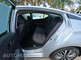 2025 Nissan Altima SV - miniatura 13