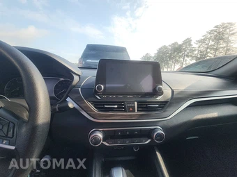 2025 Nissan Altima SV - miniatura 11