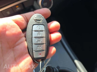 2025 Nissan Altima SV - miniatura 8