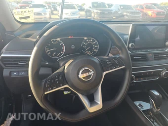 2025 Nissan Altima SV - miniatura 10
