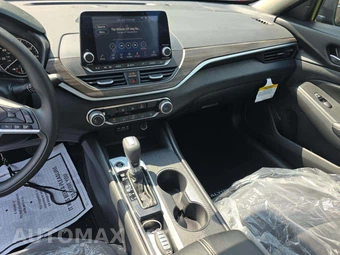 2025 Nissan Altima SV - miniatura 10