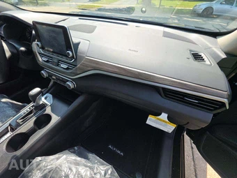 2025 Nissan Altima SV - miniatura 19