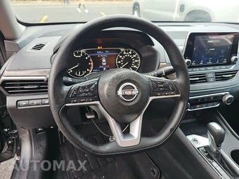 2025 Nissan Altima SV - miniatura 10