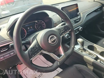 2025 Nissan Altima SV – miniatura 10