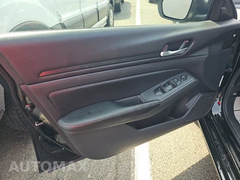 2025 Nissan Altima SV – miniatura 9