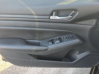 2025 Nissan Altima SV - miniatura 15