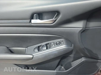 2025 Nissan Altima SV - miniatura 9
