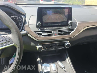 2025 Nissan Altima SV – miniatura 10
