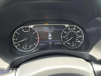 2025 Nissan Altima SV - miniatura 9