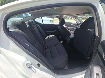 2025 Nissan Altima SV - miniatura 16