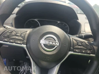 2025 Nissan Altima SV – miniatura 10