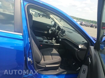 2025 Nissan Altima SV – miniatura 8
