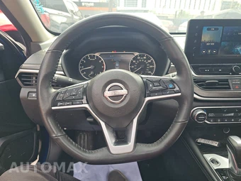 2025 Nissan Altima SV - miniatura 10