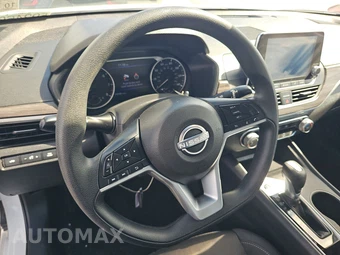 2025 Nissan Altima SV - miniatura 10