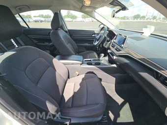 2025 Nissan Altima SV - miniatura 8