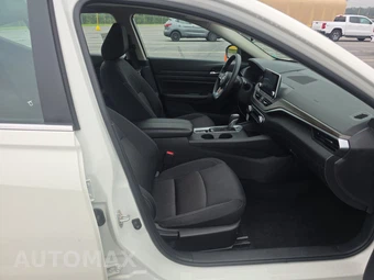 2025 Nissan Altima SV - miniatura 8