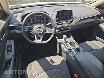 2025 Nissan Altima SV - miniatura 8