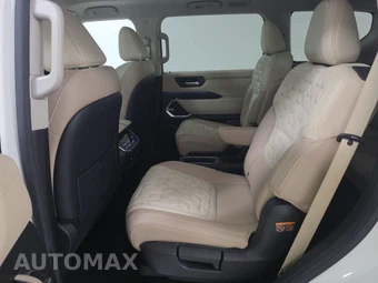 2025 Nissan Armada Platinum - miniatura 13