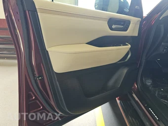 2025 Nissan Armada Platinum Reserve - miniatura 9