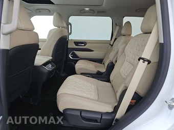 2025 Nissan Armada Platinum Reserve - miniatura 13