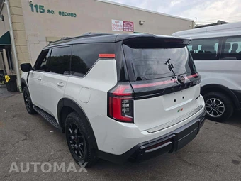 2025 Nissan Armada PRO-4X - miniatura 2