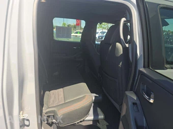 2025 Nissan Frontier PRO-4X Crew Cab Medium Bed – miniatura 16