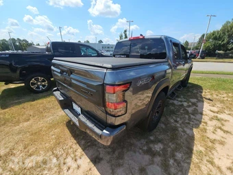 2025 Nissan Frontier PRO-X Crew Cab Medium Bed - miniatura 3
