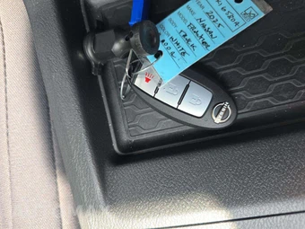 2025 Nissan Frontier S Crew Cab Medium Bed – miniatura 8