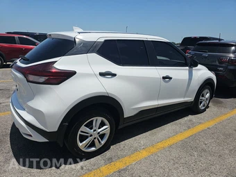 2025 Nissan Kicks Play – miniatura 4