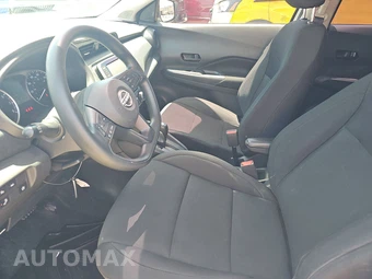 2025 Nissan Kicks Play – miniatura 7