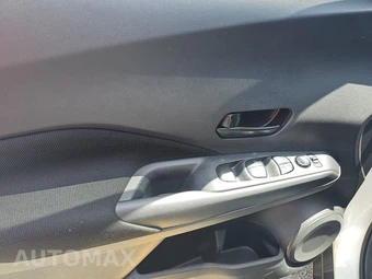 2025 Nissan Kicks Play – miniatura 9