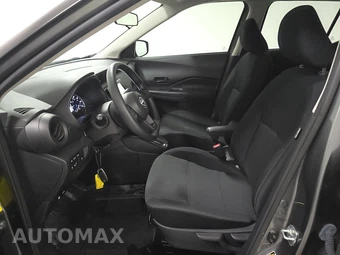 2025 Nissan Kicks Play – miniatura 7