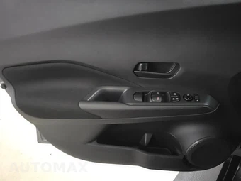 2025 Nissan Kicks Play – miniatura 9