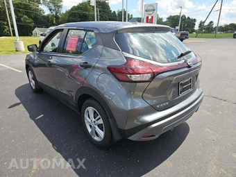 2025 Nissan Kicks Play – miniatura 2
