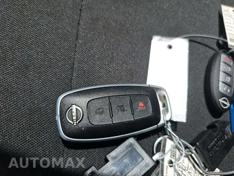 2025 Nissan Kicks Play – miniatura 8