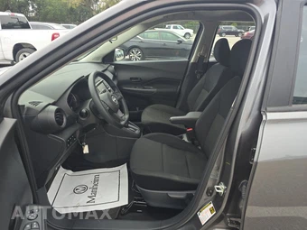 2025 Nissan Kicks Play – miniatura 7