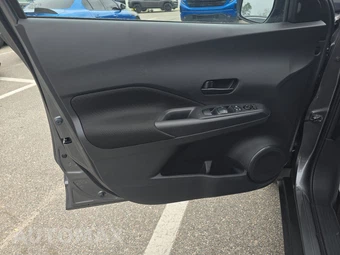 2025 Nissan Kicks Play – miniatura 9