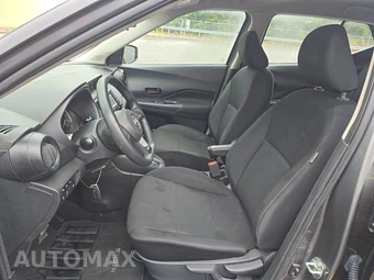 2025 Nissan Kicks Play – miniatura 7