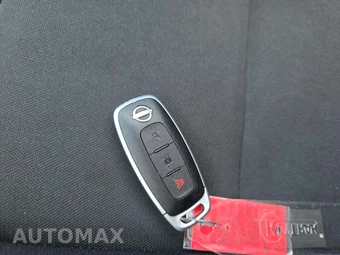 2025 Nissan Kicks Play – miniatura 5