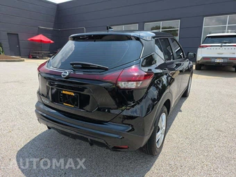 2025 Nissan Kicks Play – miniatura 3