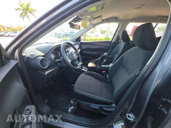 2025 Nissan Kicks Play – miniatura 6