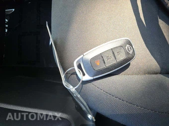 2025 Nissan Kicks Play – miniatura 8