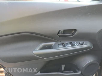 2025 Nissan Kicks Play - miniatura 9