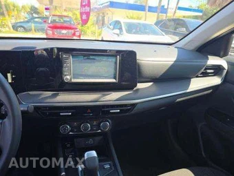 2025 Nissan Kicks S – miniatura 11