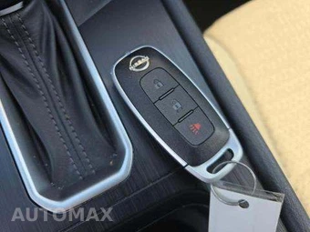 2025 Nissan Kicks S – miniatura 9