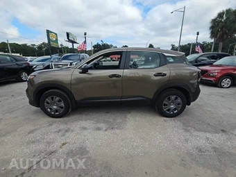 2025 Nissan Kicks S – miniatura 3