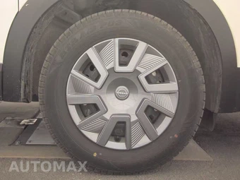 2025 Nissan Kicks S – miniatura 10