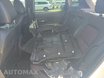 2025 Nissan Kicks SR – miniatura 13