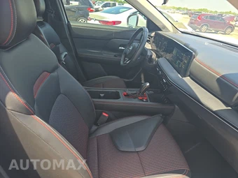 2025 Nissan Kicks SR – miniatura 8