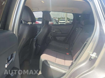 2025 Nissan Kicks SR – miniatura 10